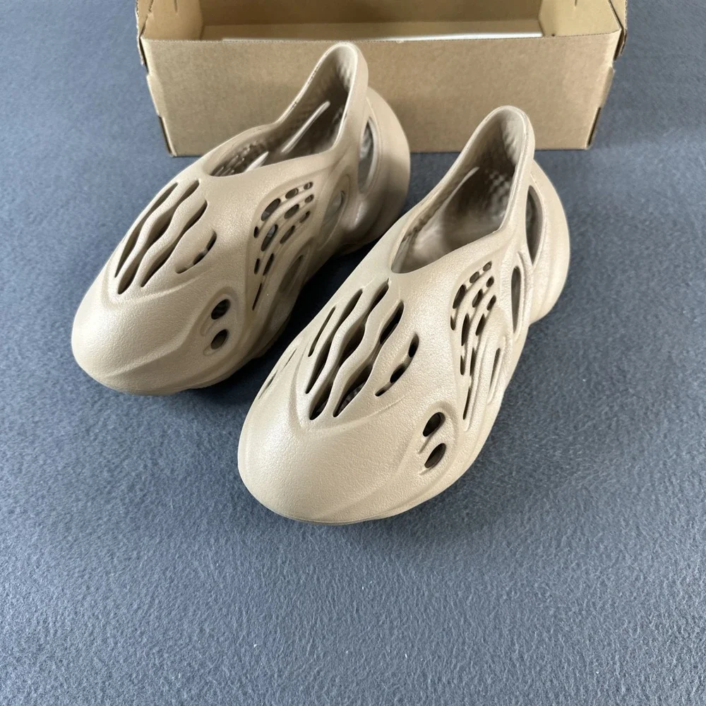 Yeezy Foam Runner 'Clay Taupe' Size 6 Color Tan With Box